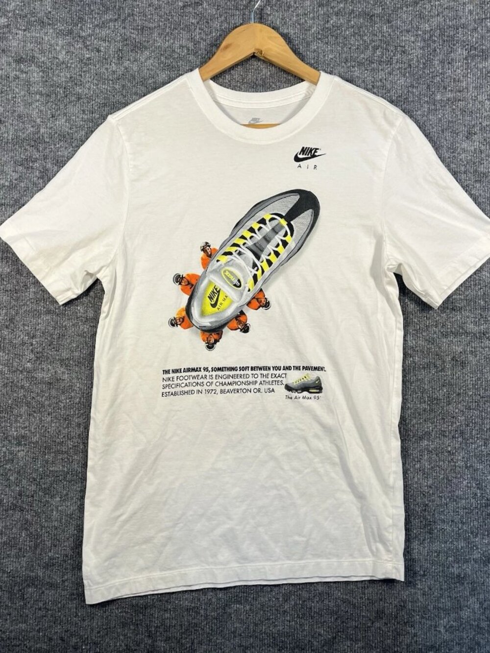 Nike Men's Sportswear Air Max 95 White T-Shirt HQ9277 100  Size L